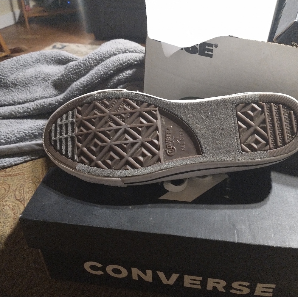 Converse new never worn